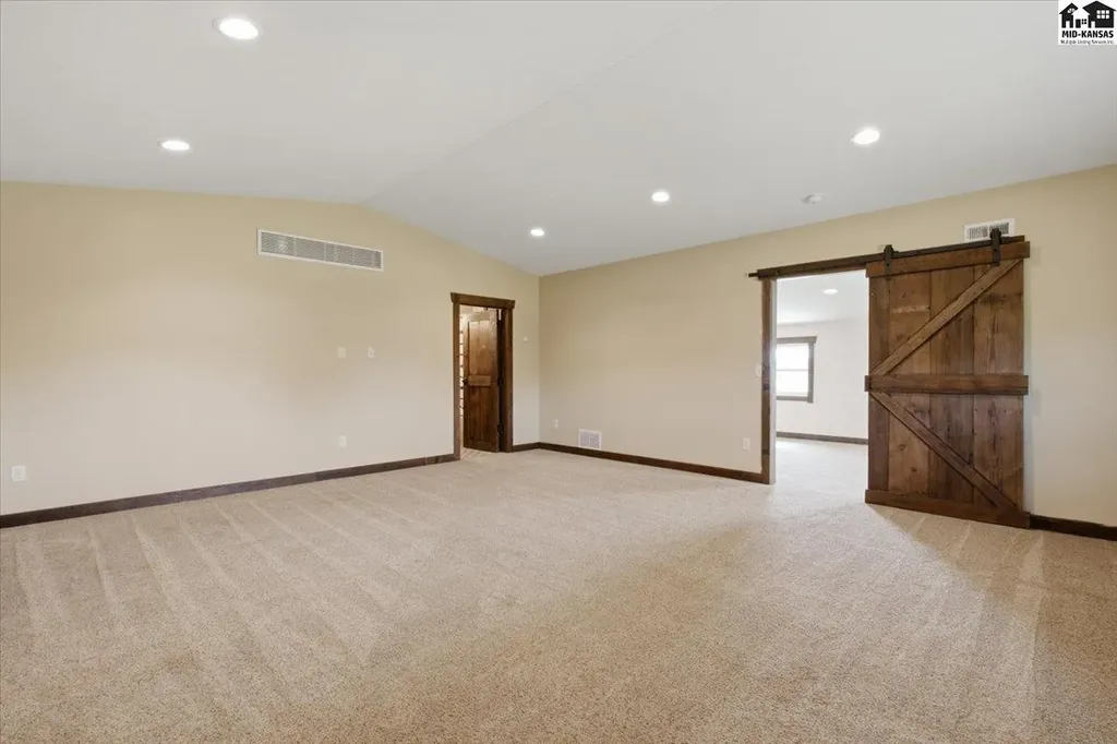 3707 N Willison Road Hutchinson KS 67502