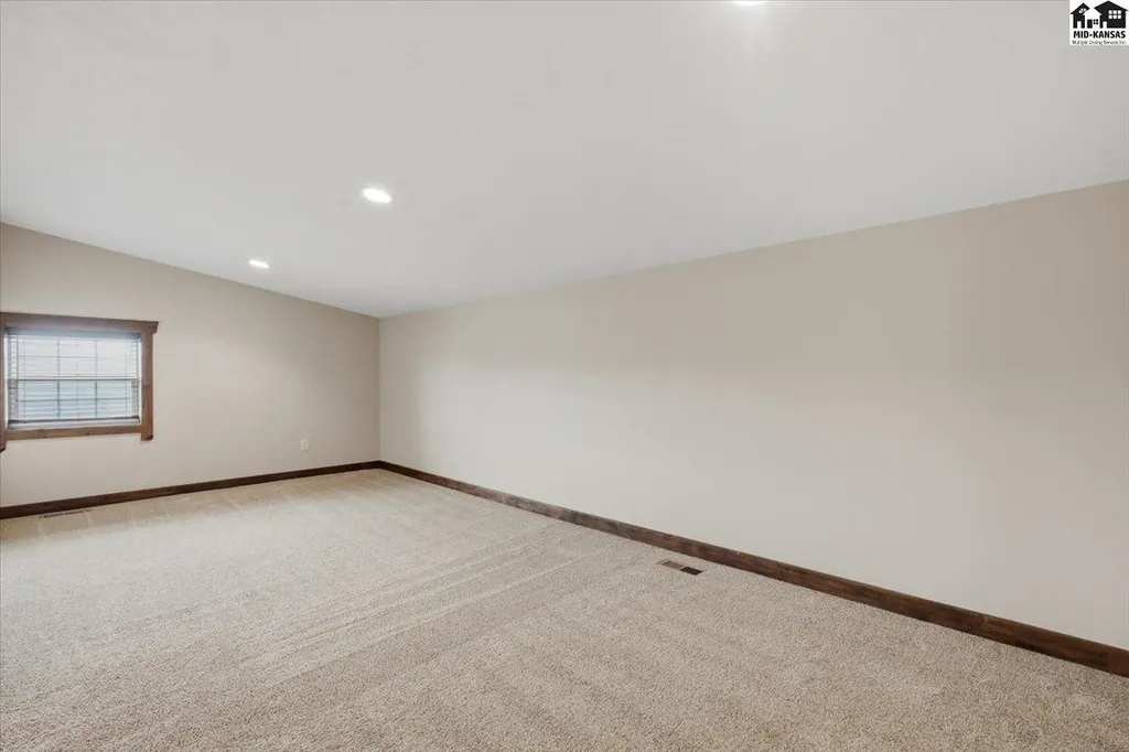3707 N Willison Road Hutchinson KS 67502
