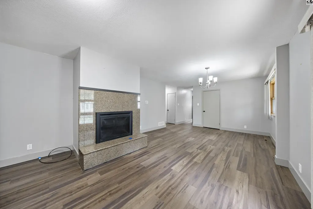 1601 N Cleveland Street Hutchinson KS 67501