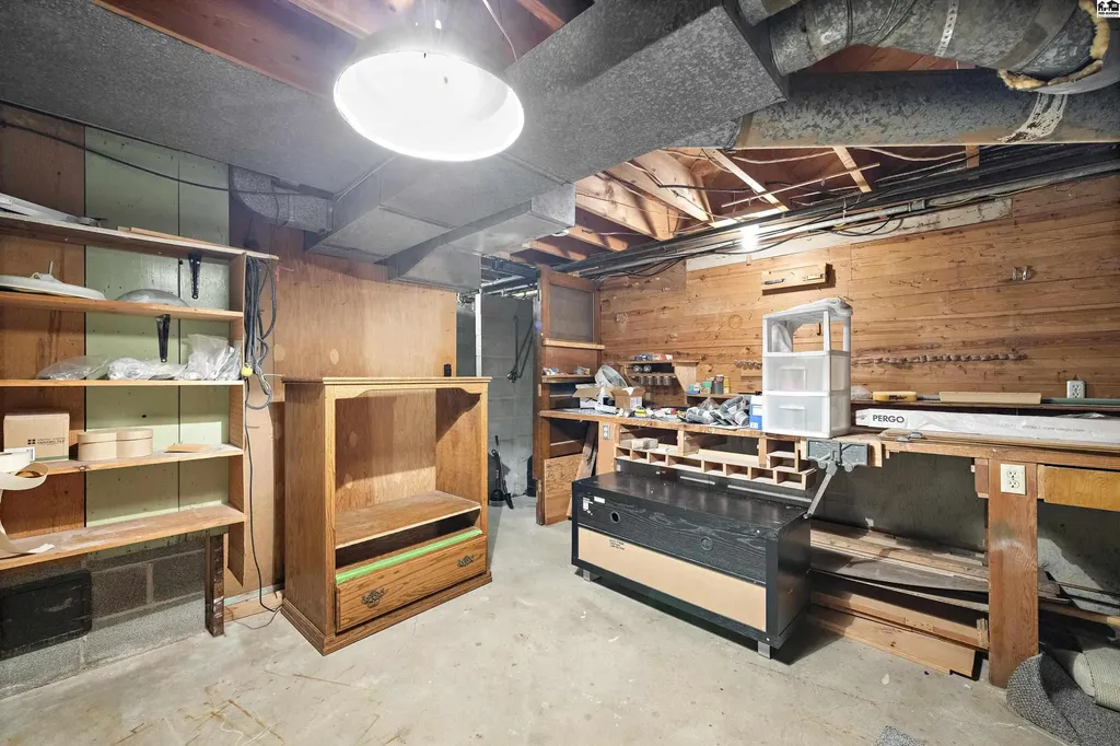 1601 N Cleveland Street Hutchinson KS 67501