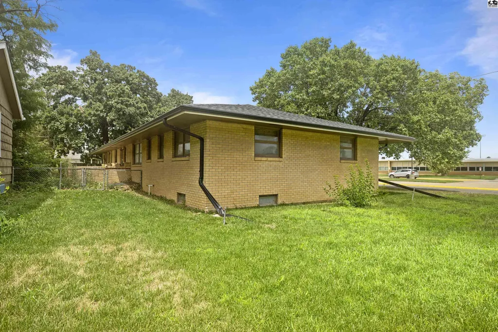 1601 N Cleveland Street Hutchinson KS 67501