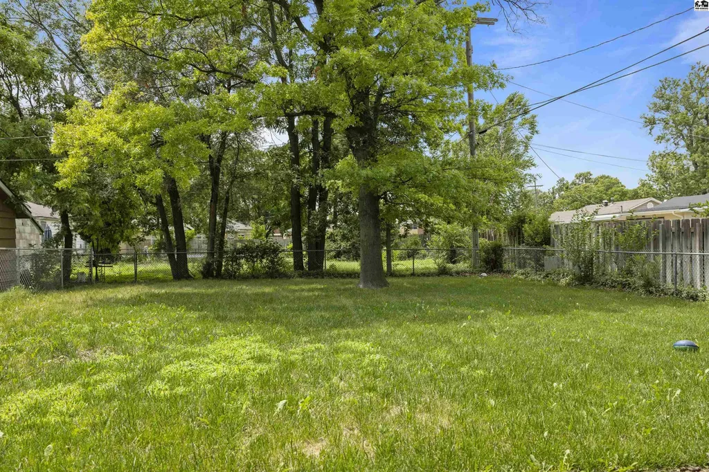1601 N Cleveland Street Hutchinson KS 67501