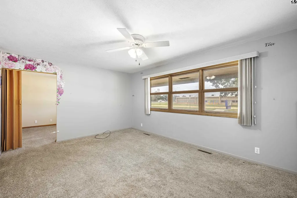 1601 N Cleveland Street Hutchinson KS 67501