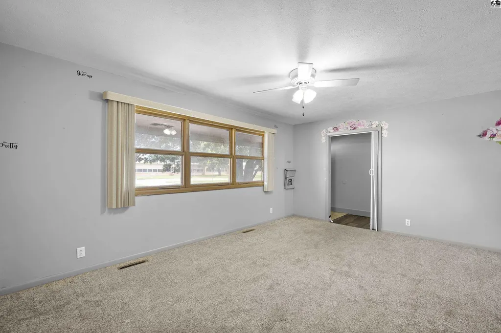 1601 N Cleveland Street Hutchinson KS 67501