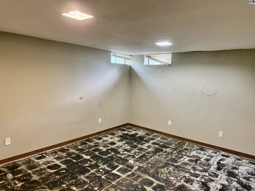 712 N Hartup Street Mcpherson KS 67460