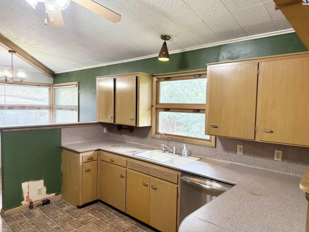 712 N Hartup Street Mcpherson KS 67460
