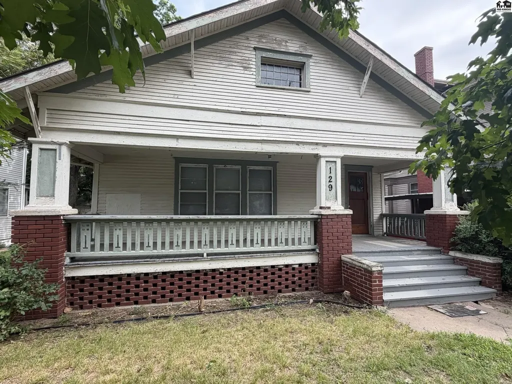 129 E 11th Avenue Hutchinson KS 67501