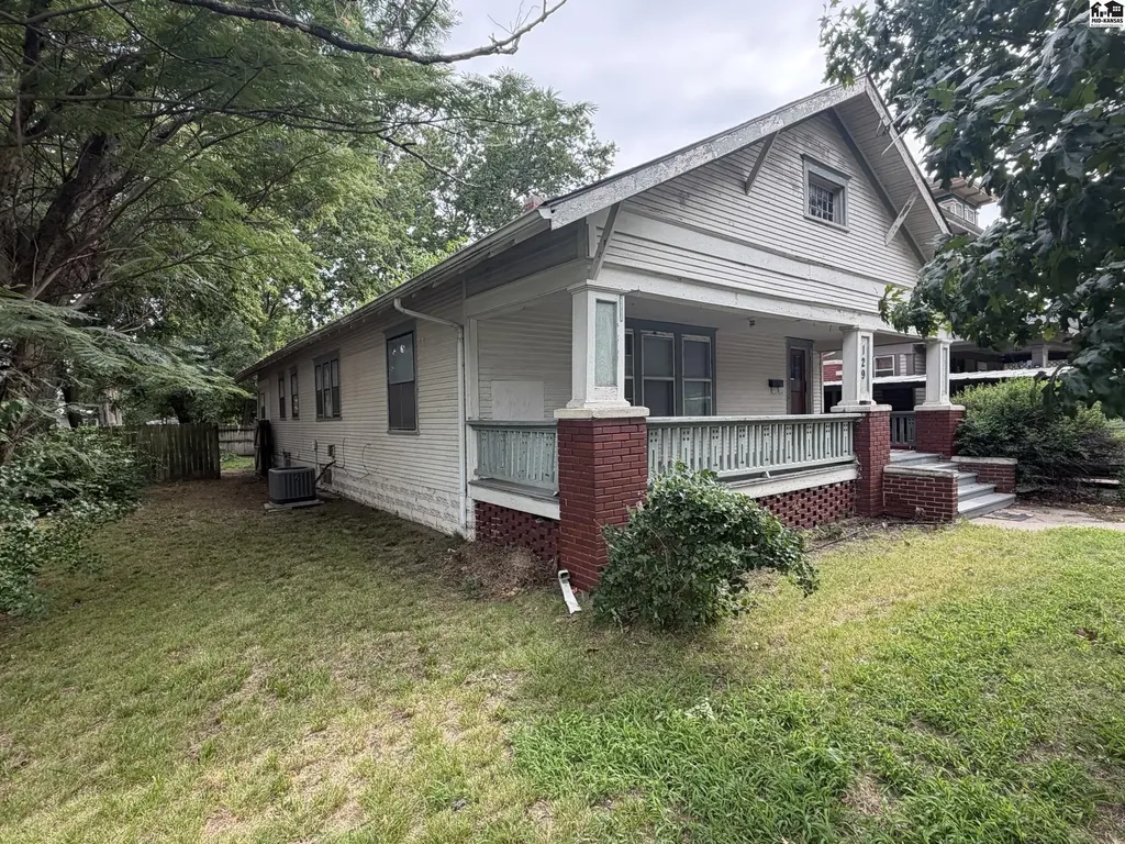 129 E 11th Avenue Hutchinson KS 67501
