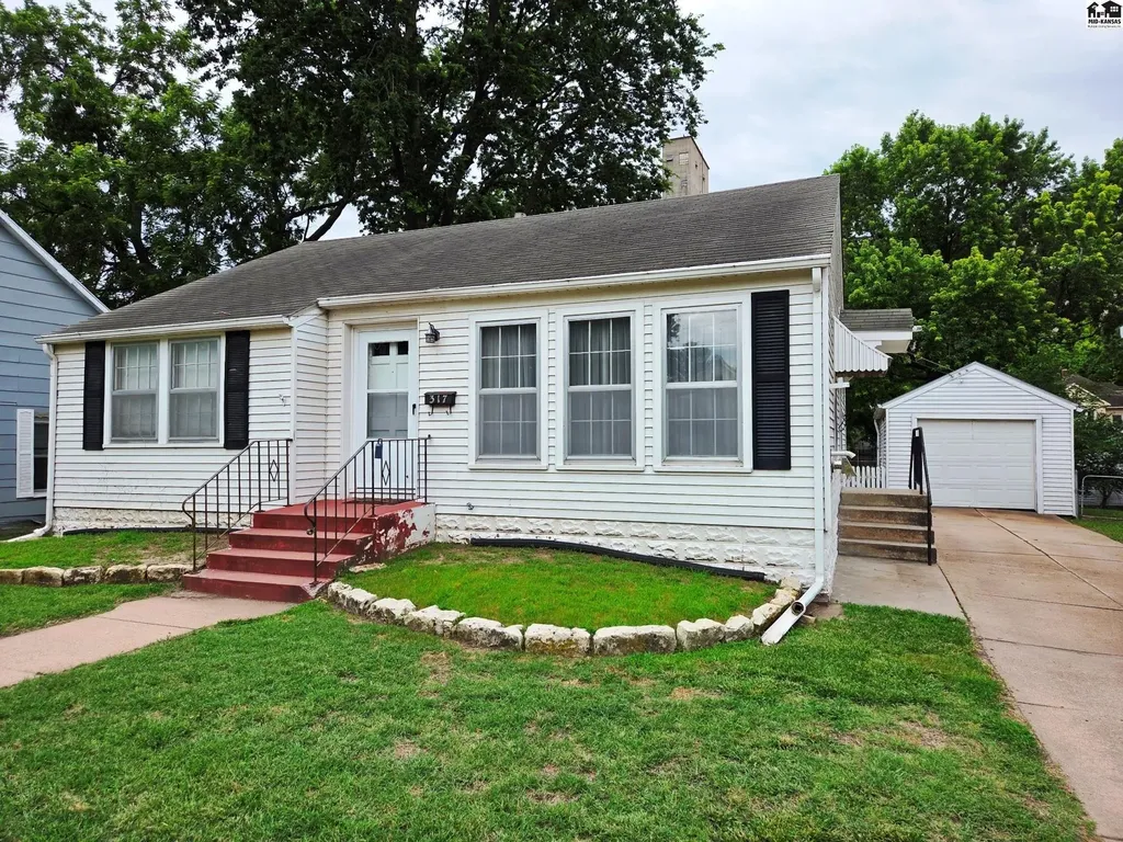 318 E 8th Street Newton KS 67114