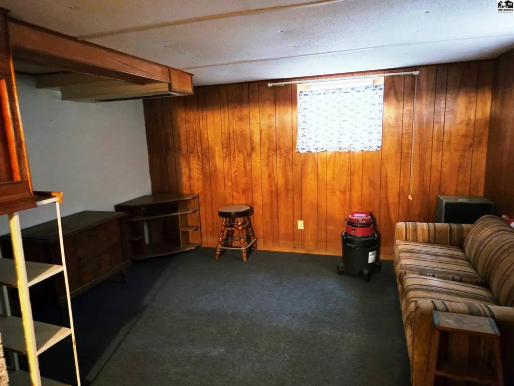 318 E 8th Street Newton KS 67114