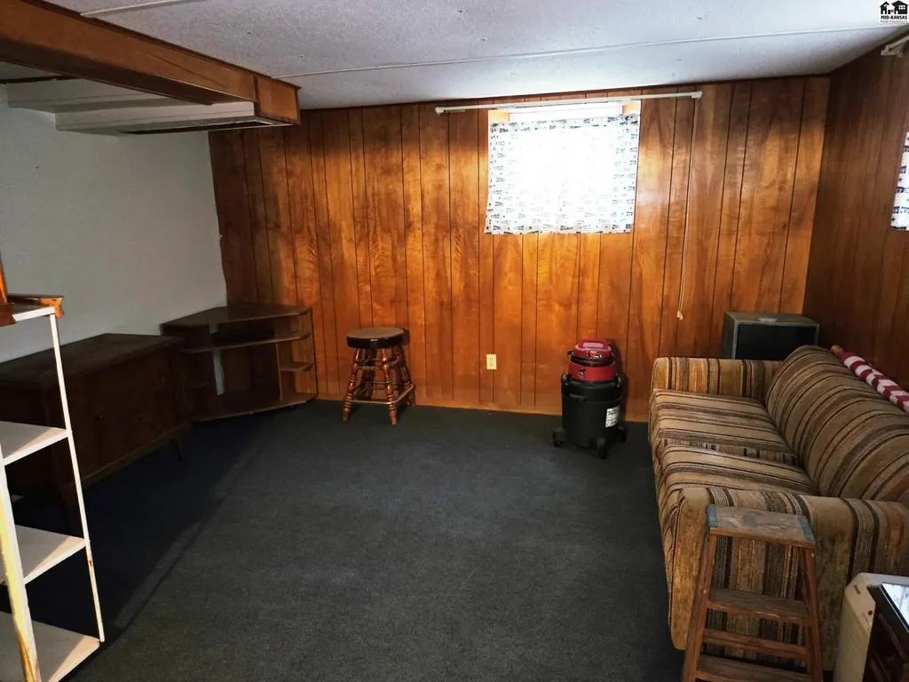 318 E 8th Street Newton KS 67114