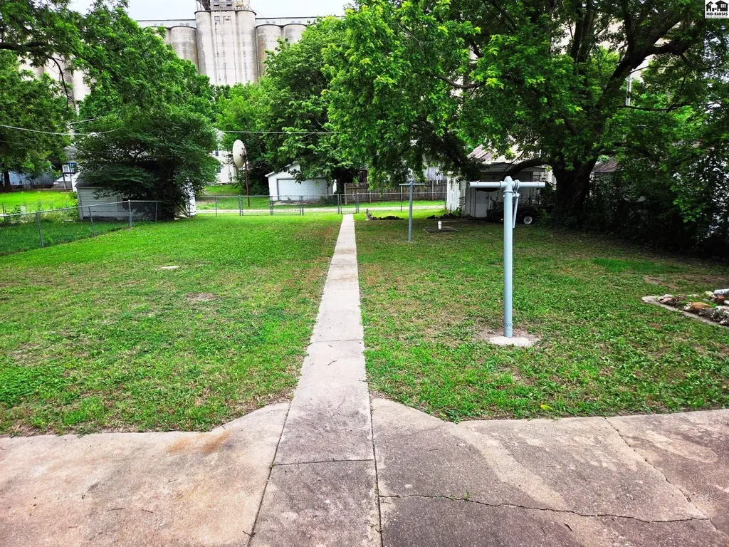 318 E 8th Street Newton KS 67114