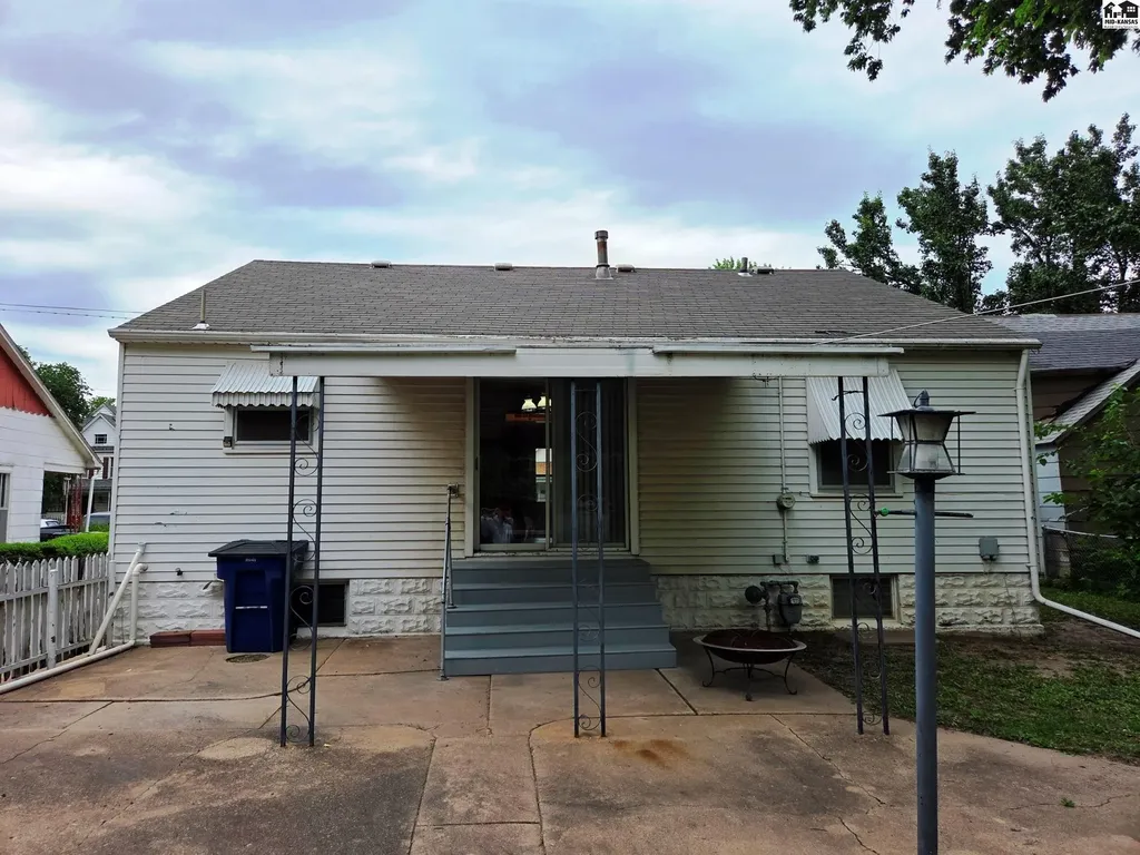 318 E 8th Street Newton KS 67114