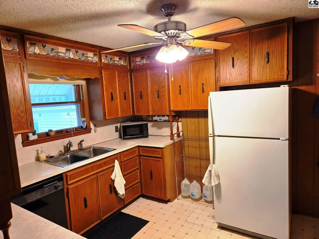 318 E 8th Street Newton KS 67114