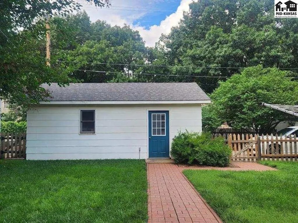 108 W 19th Avenue Hutchinson KS 67502