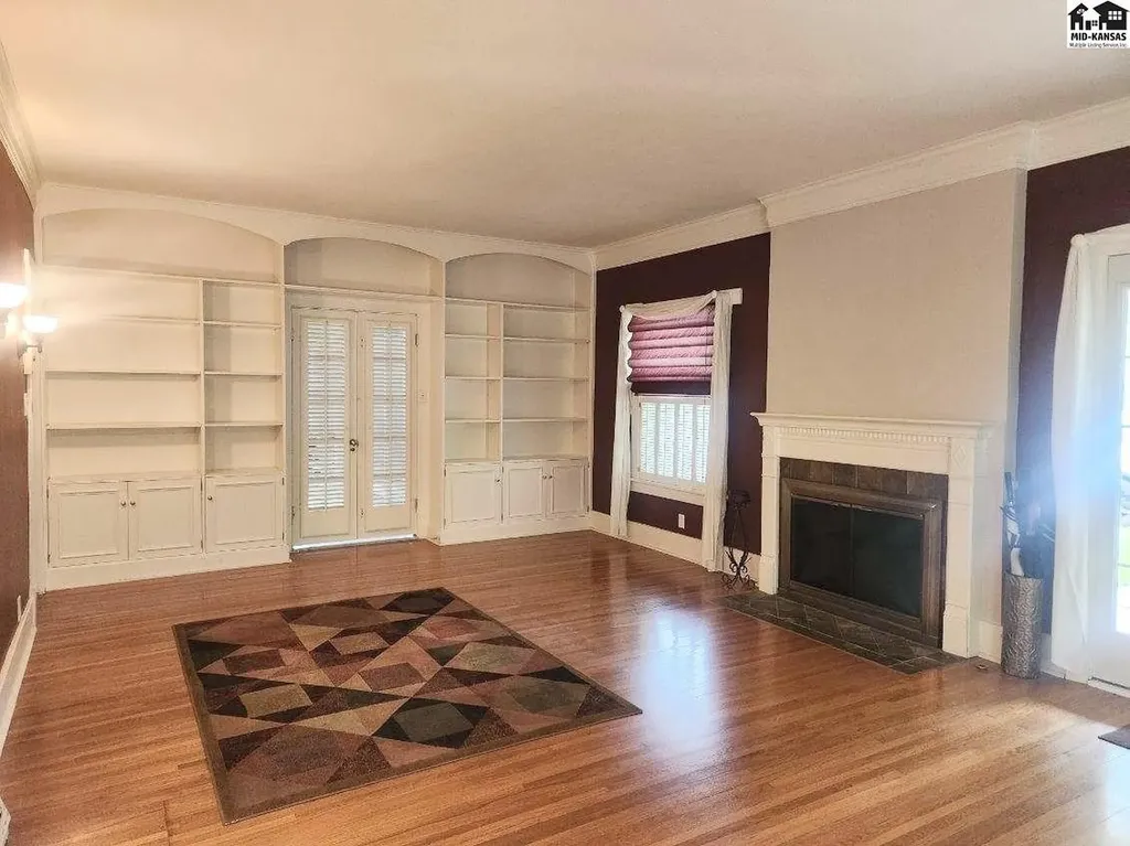 108 W 19th Avenue Hutchinson KS 67502
