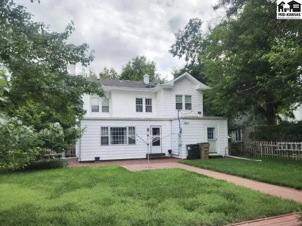 108 W 19th Avenue Hutchinson KS 67502