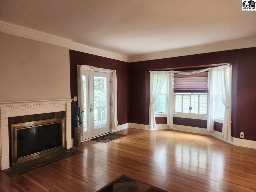 108 W 19th Avenue Hutchinson KS 67502