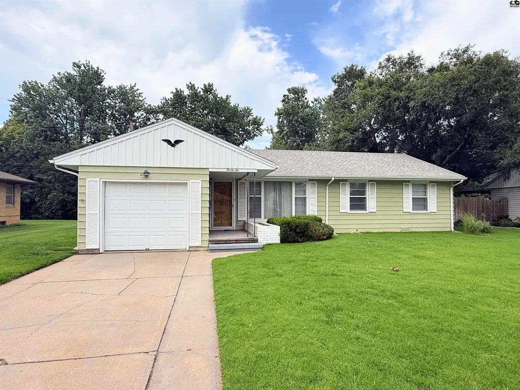 36 Lawndale Park Hutchinson KS 67502