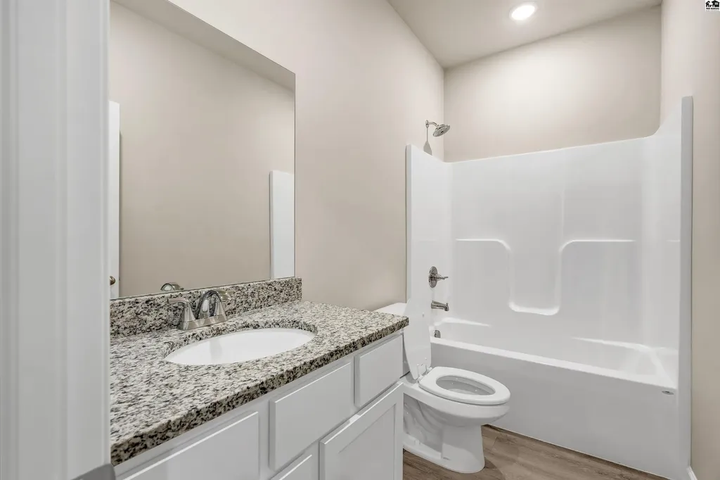 1018 Clubhouse Drive Mcpherson KS 67460