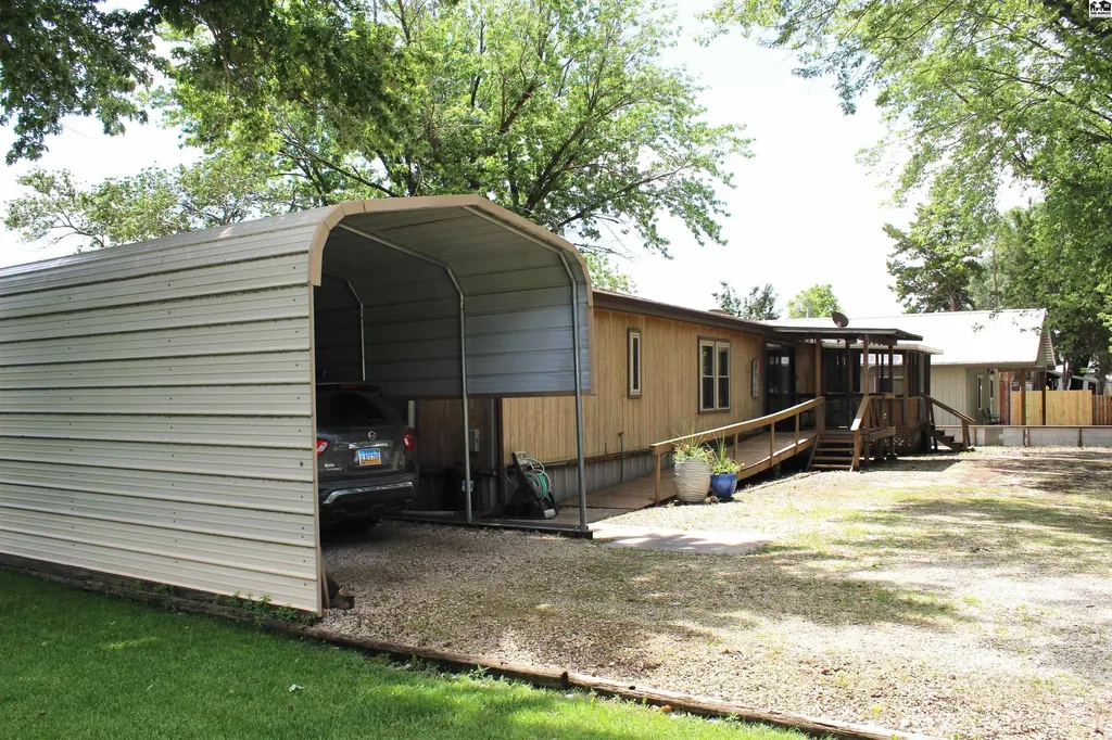 2154 Schlotthauer Drive Marion KS 66861