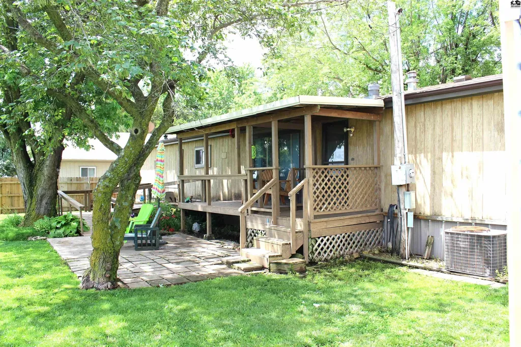 2154 Schlotthauer Drive Marion KS 66861
