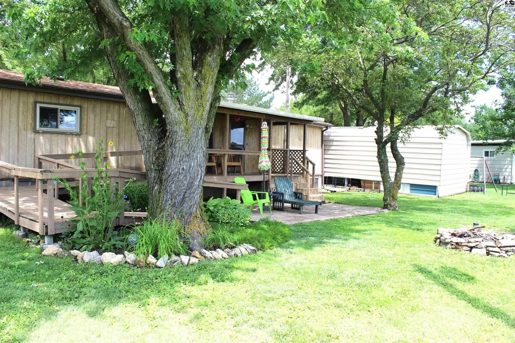 2154 Schlotthauer Drive Marion KS 66861