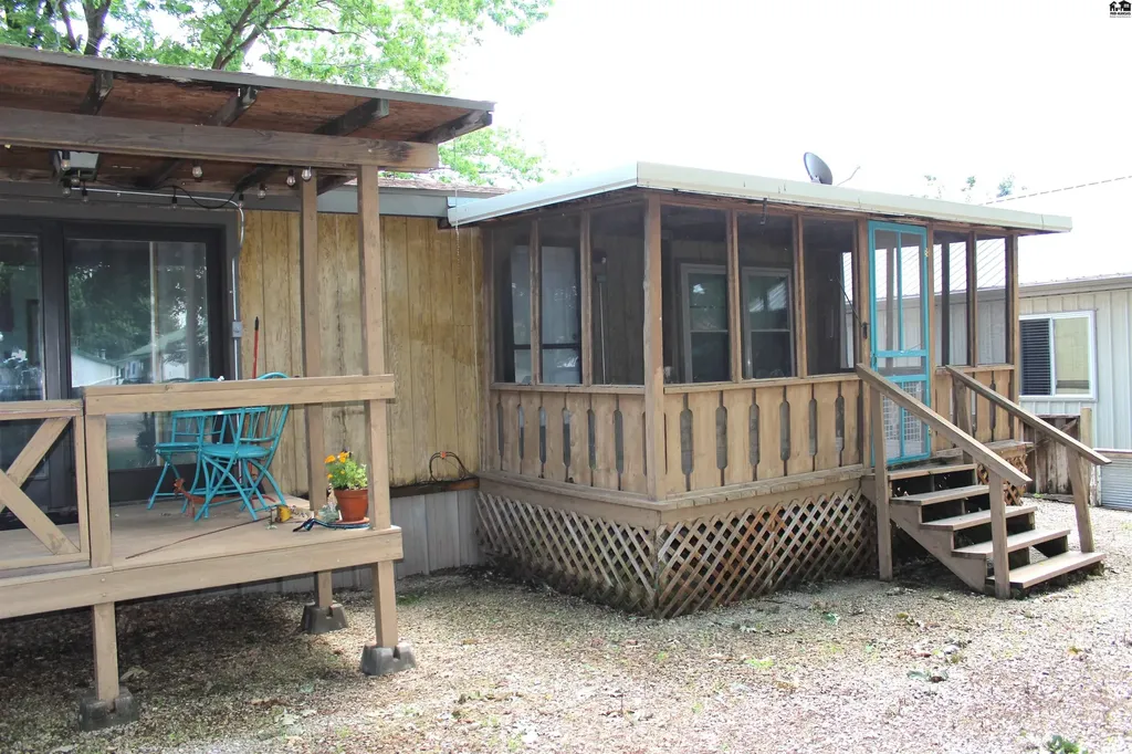 2154 Schlotthauer Drive Marion KS 66861