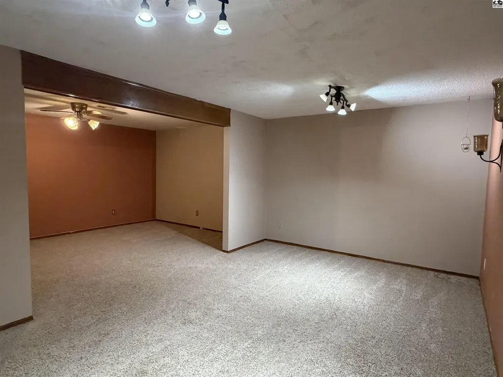 623 Oxford Drive Mcpherson KS 67460