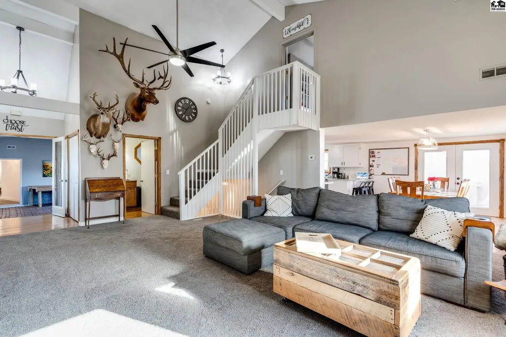 4106 N Shelburne Drive Hutchinson KS 67502