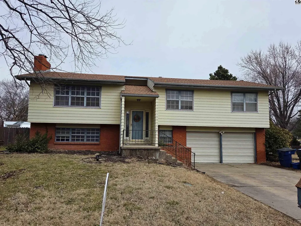 916 W 10th Street Newton KS 67114