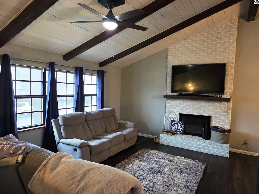 916 W 10th Street Newton KS 67114