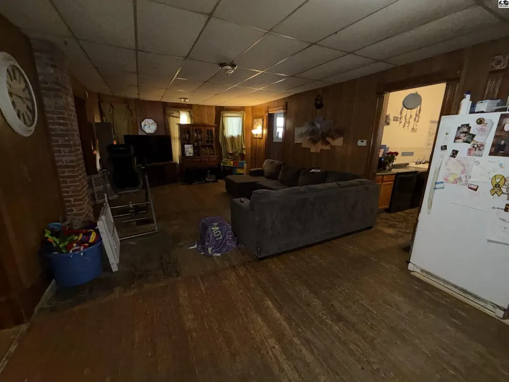 304 E 1st Avenue Hutchinson KS 67501