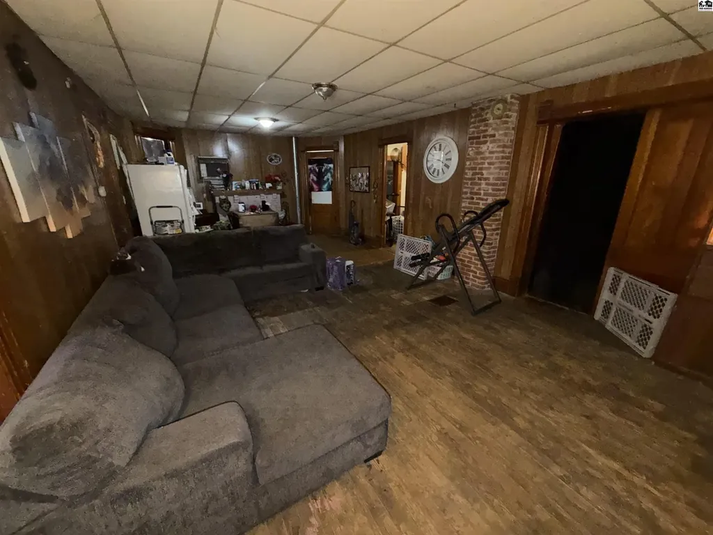 304 E 1st Avenue Hutchinson KS 67501