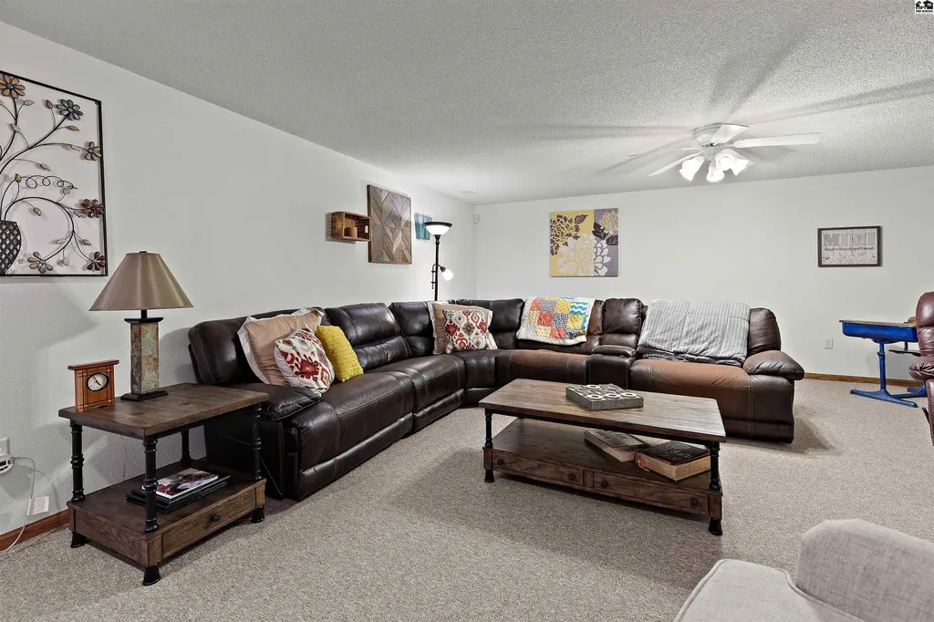 329 Kisiwa Village Road Hutchinson KS 67502