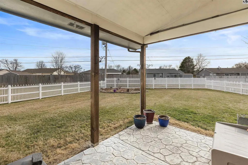 329 Kisiwa Village Road Hutchinson KS 67502