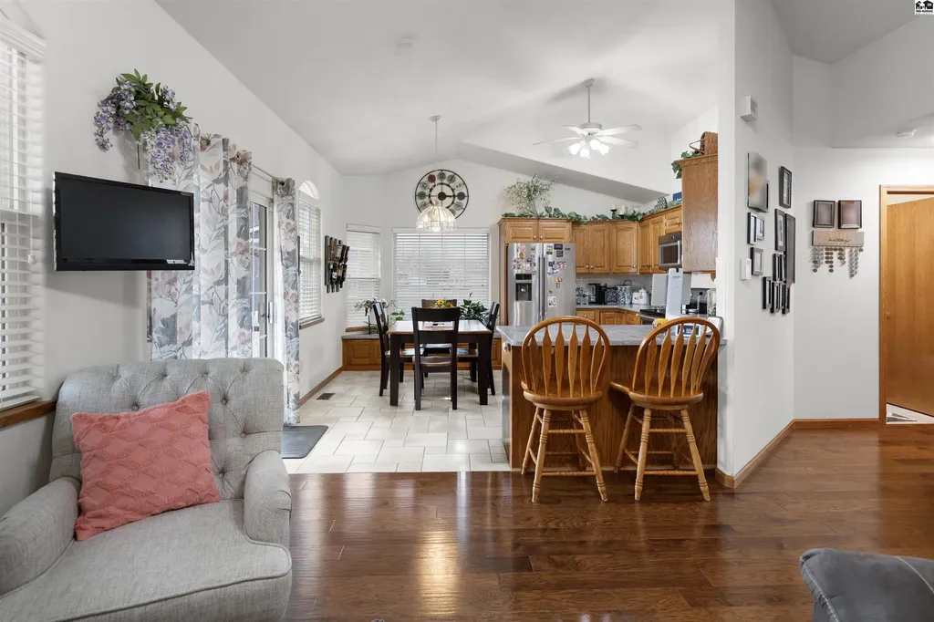 329 Kisiwa Village Road Hutchinson KS 67502