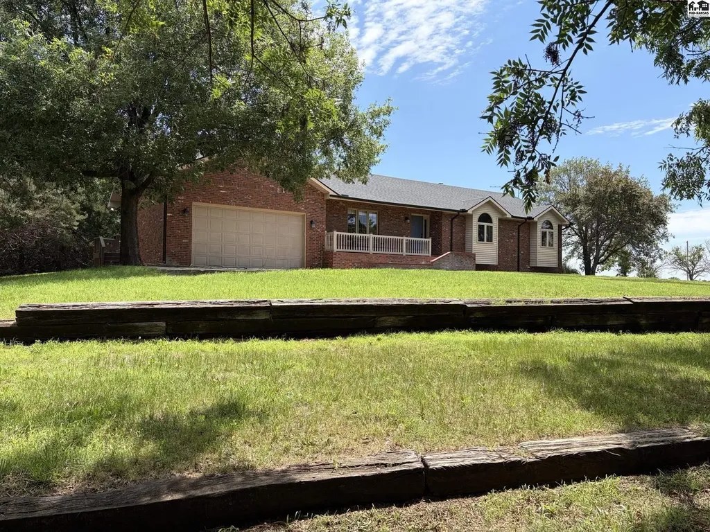 5804 W 50th Avenue Hutchinson KS 67502