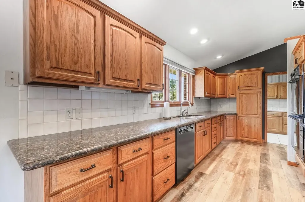 5804 W 50th Avenue Hutchinson KS 67502