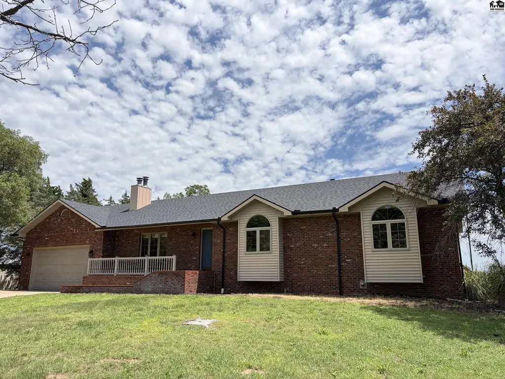 5804 W 50th Avenue Hutchinson KS 67502