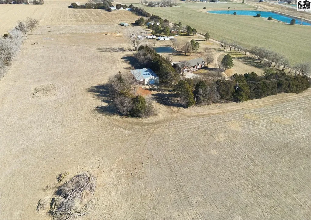 5804 W 50th Avenue Hutchinson KS 67502