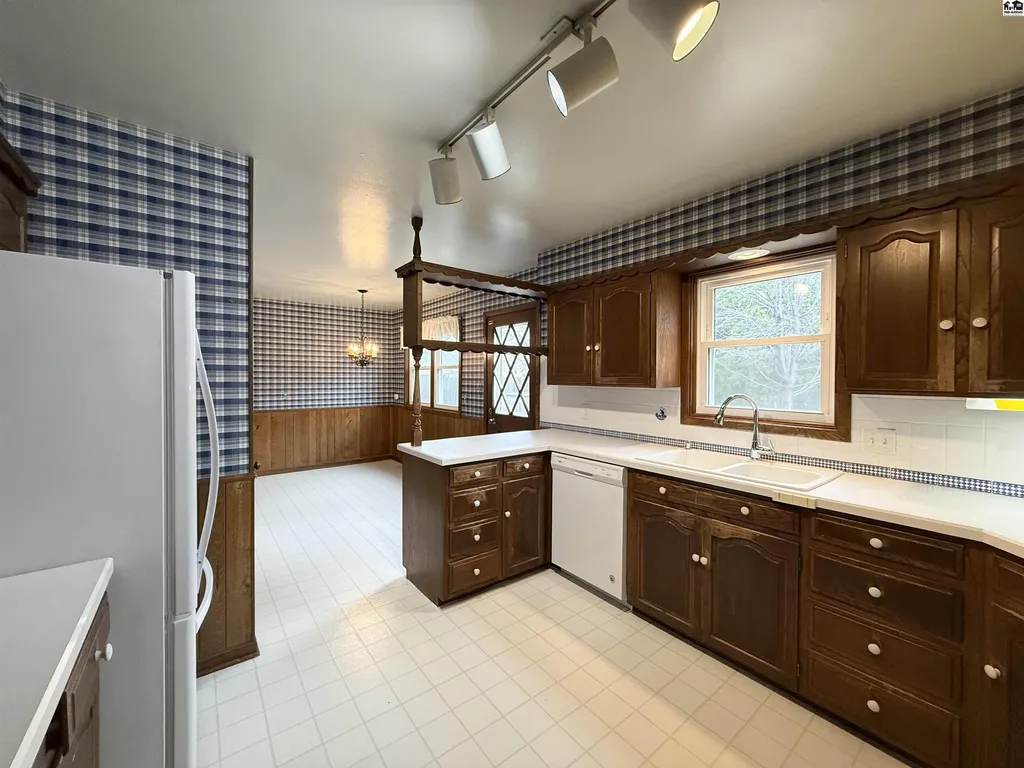 40 Tomahawk Road Hutchinson KS 67502