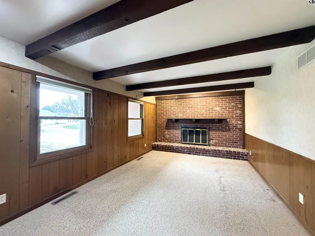 40 Tomahawk Road Hutchinson KS 67502