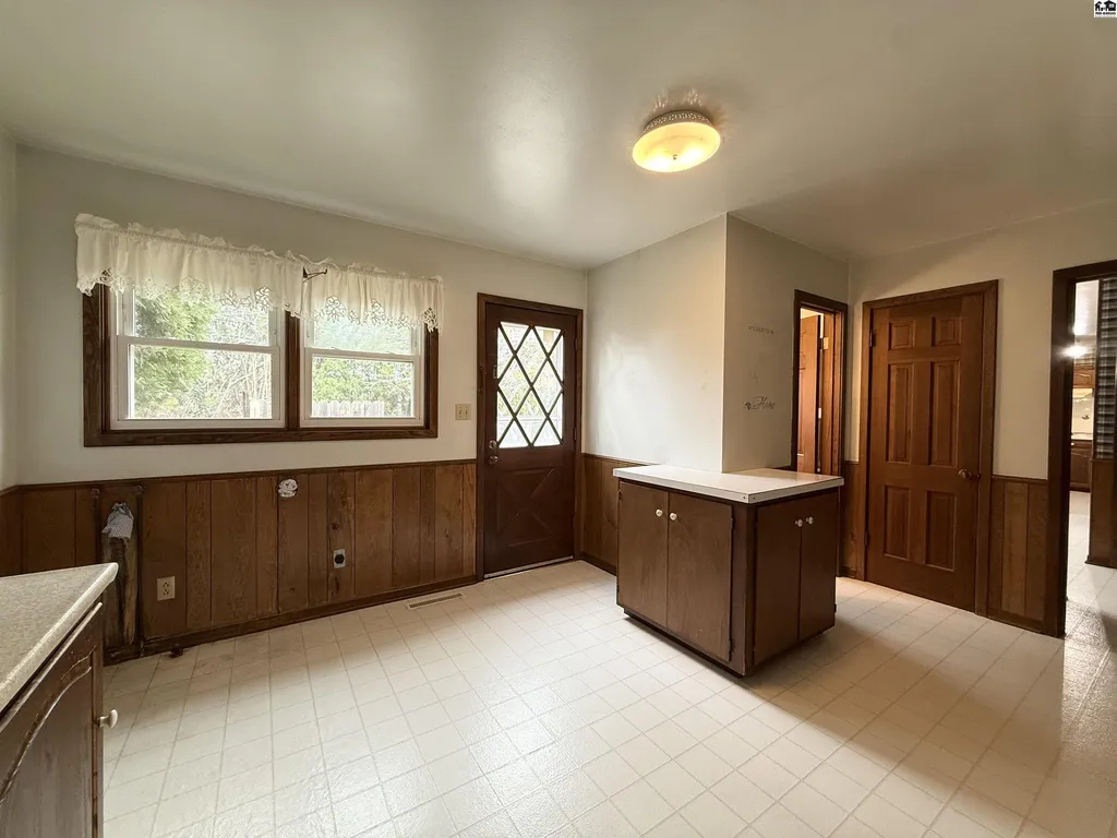 40 Tomahawk Road Hutchinson KS 67502