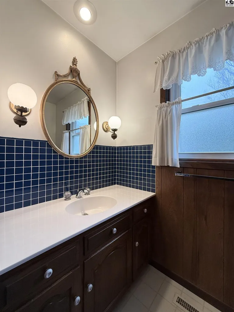 40 Tomahawk Road Hutchinson KS 67502