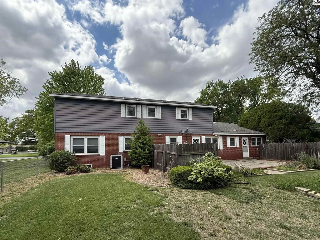 40 Tomahawk Road Hutchinson KS 67502