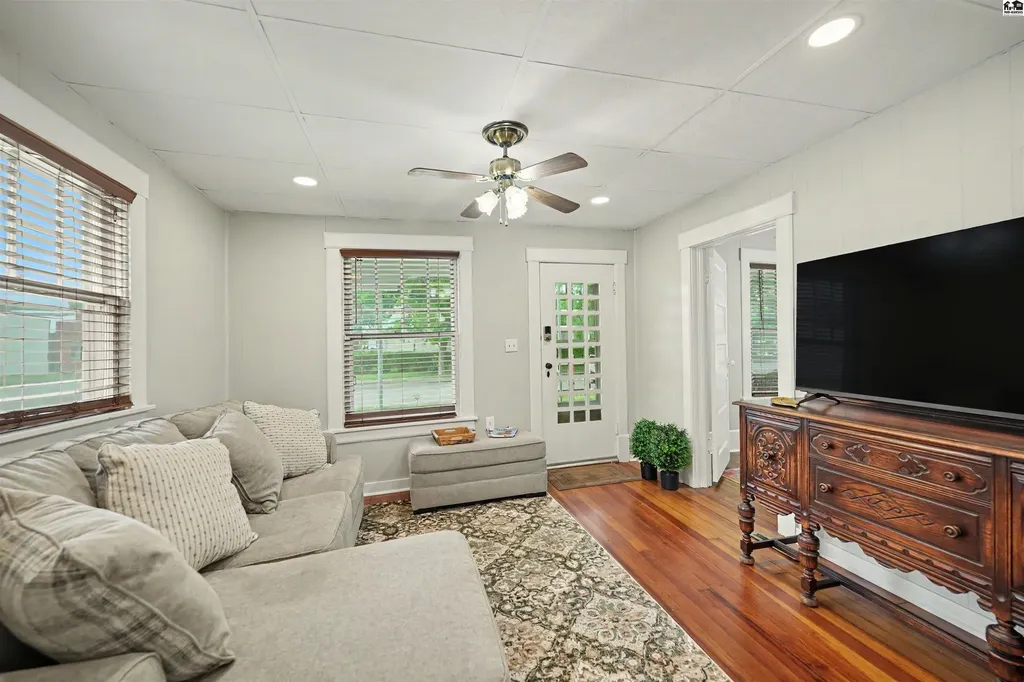 102 N Swedonia Marquette KS 67464