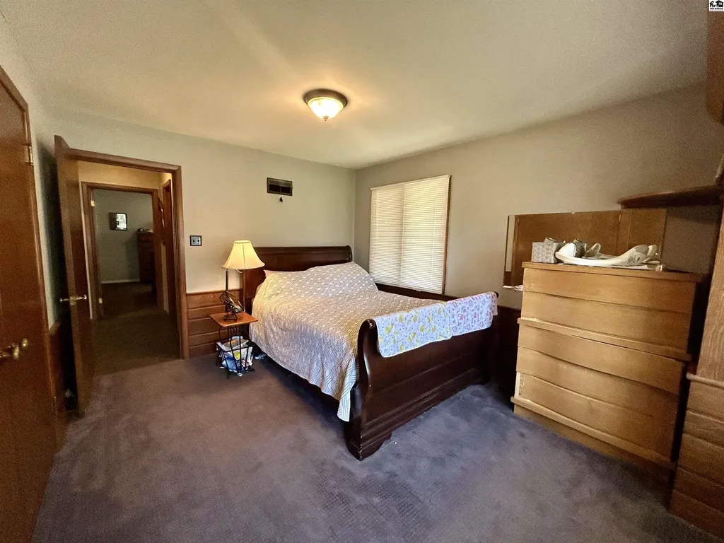 114 Carlton Road Hutchinson KS 67502
