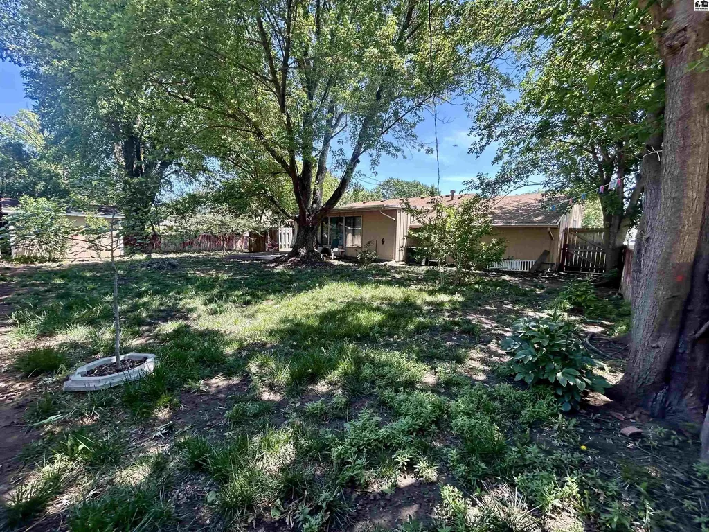 114 Carlton Road Hutchinson KS 67502