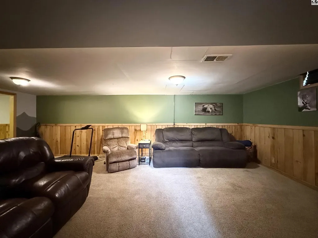 904 W 20th Avenue Hutchinson KS 67502